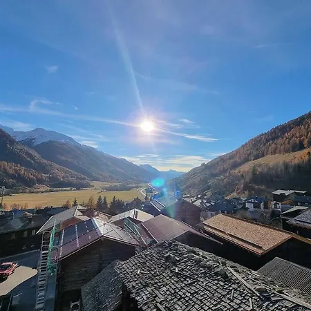 Bright Alpine Duplex With Balcony Views *