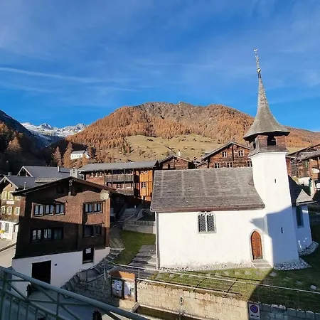 Bright Alpine Duplex With Balcony Views *