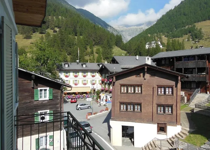 Bright Alpine Duplex With Balcony Views *