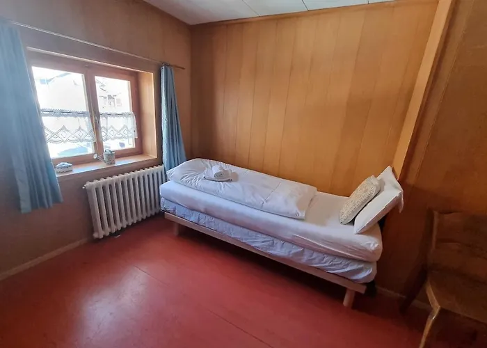 Bright Alpine Duplex With Balcony Views *