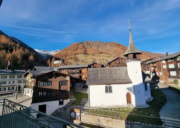 Bright Alpine Duplex With Balcony Views *