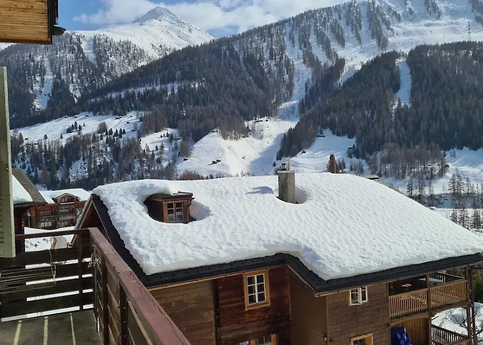 Bright Alpine Duplex With Balcony Views